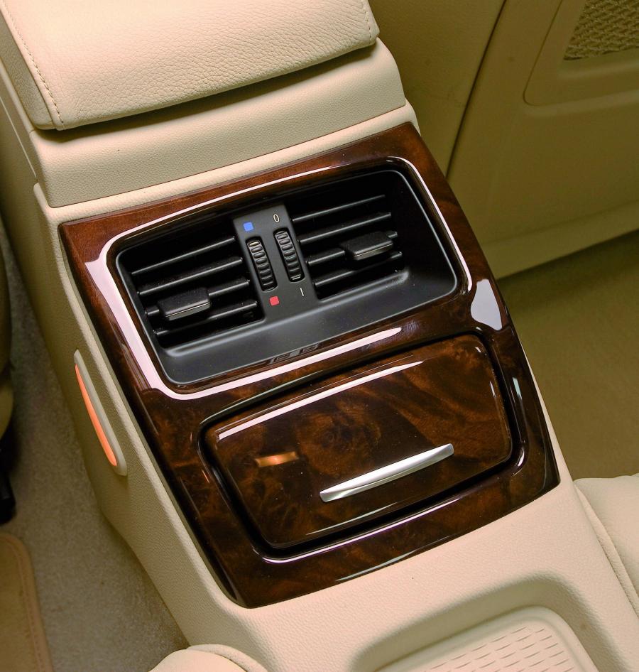  BMW 3-Series Coupe 2007 года  (фото 9 из 219)